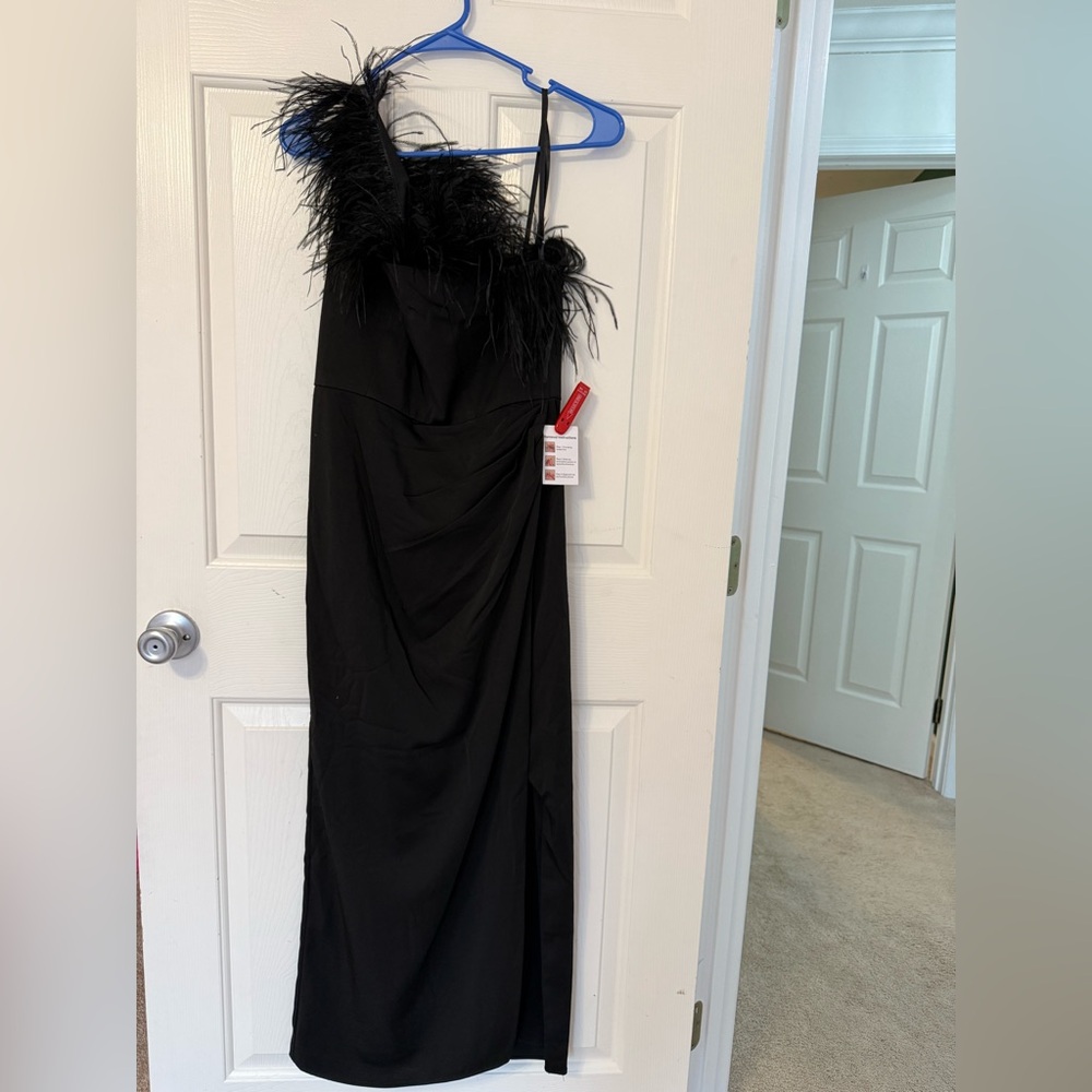 Size 4 black max Duggal one shoulder, feather midi dress